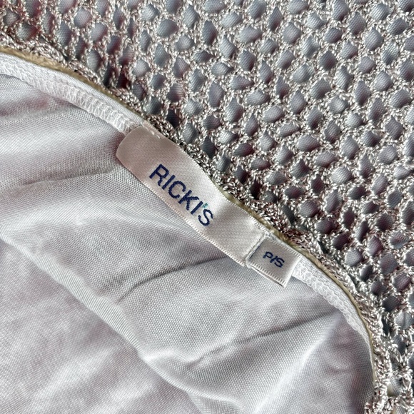 Ricki's Metallic Silver/Cream Lined Crocheted Halter Neck Style Top Size Small - Picture 9 of 16